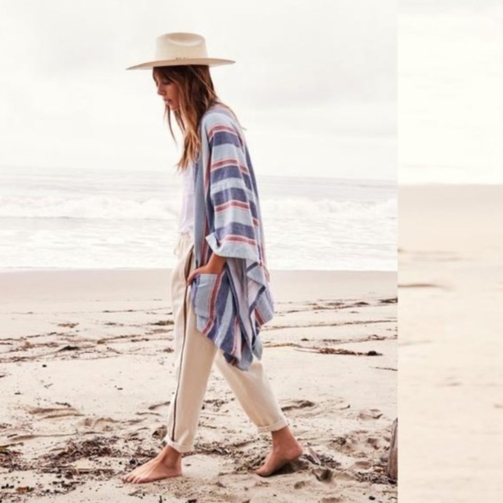 Xirena Eastwood Poncho XS